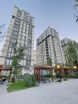 Satılır 4 otaqlı mənzil 166 m²