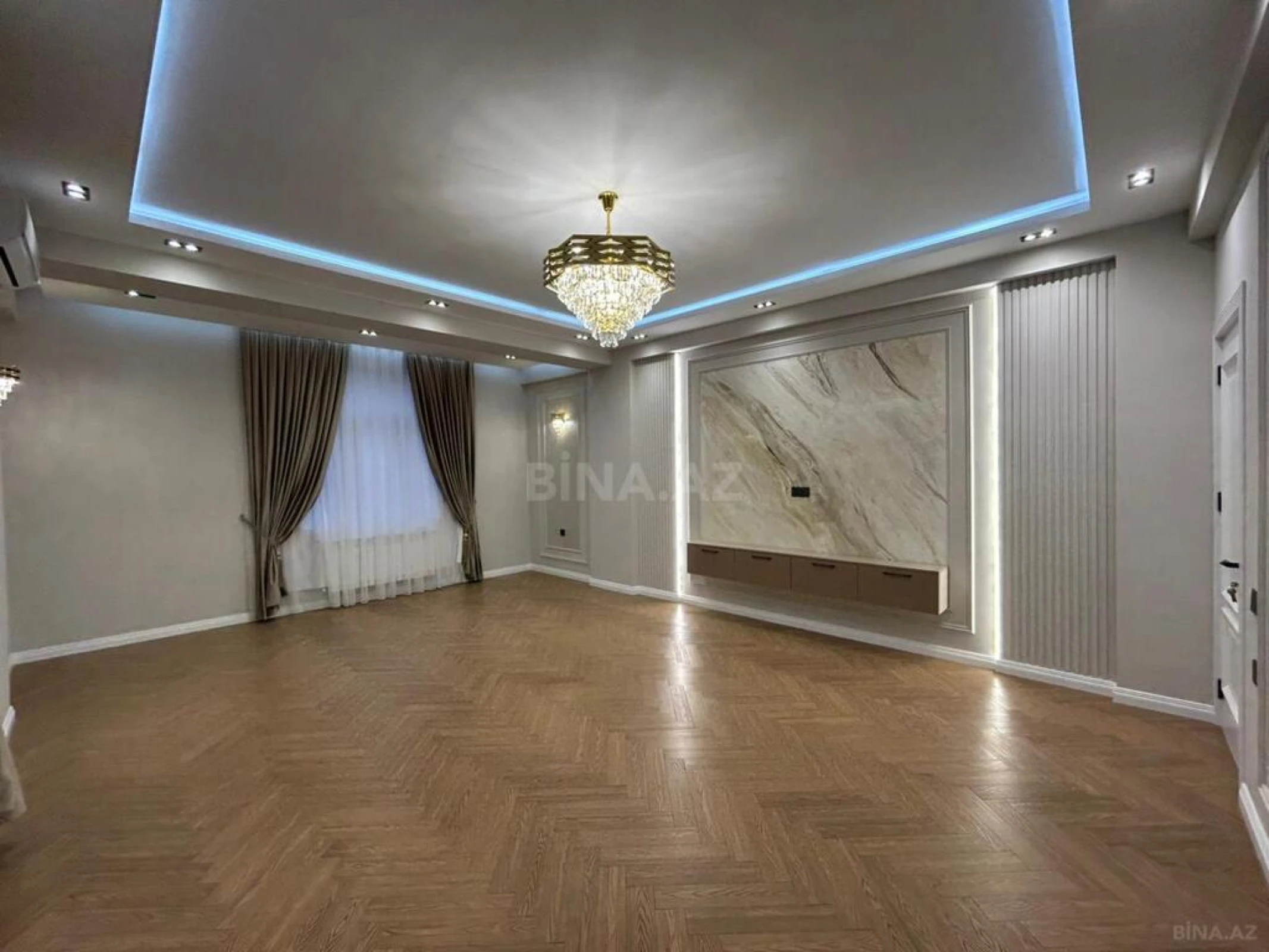 Satılır 3 otaqlı mənzil 134.8 m²
