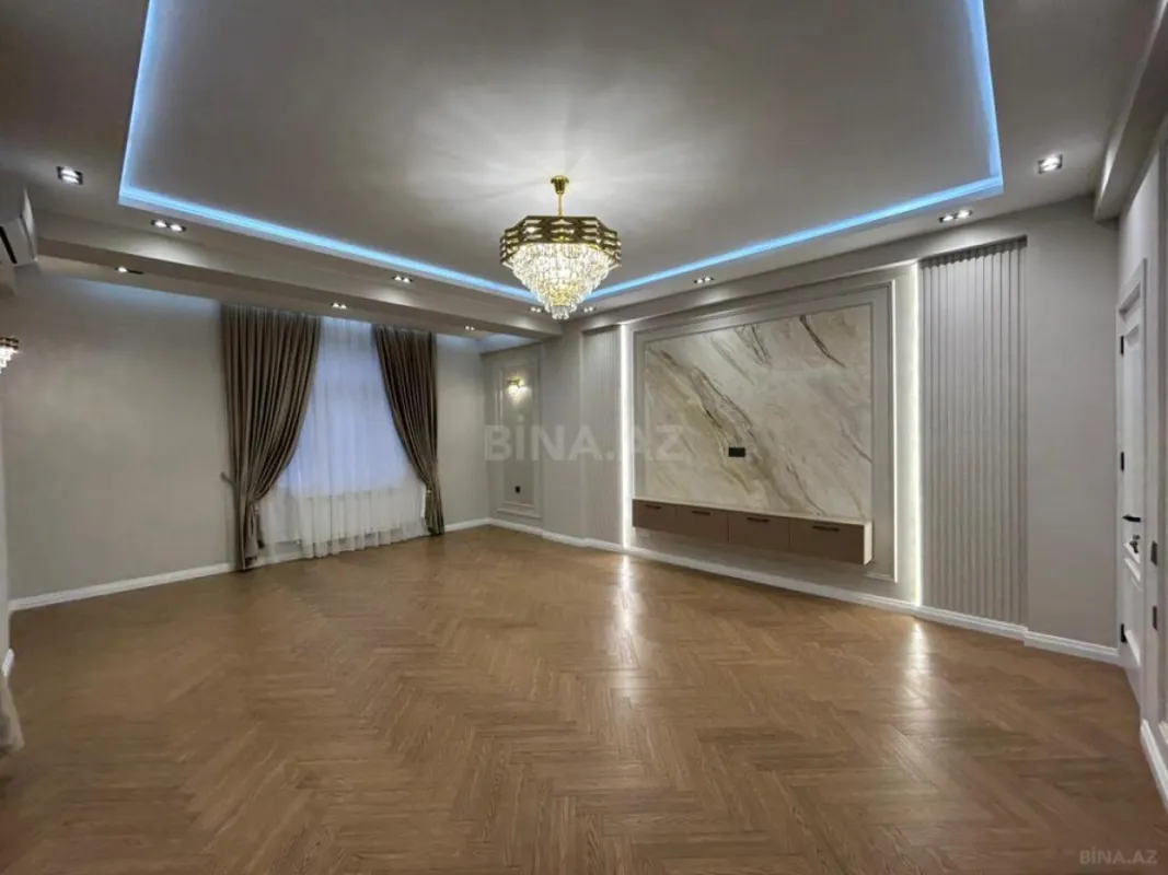 Satılır 3 otaqlı mənzil 134.8 m²