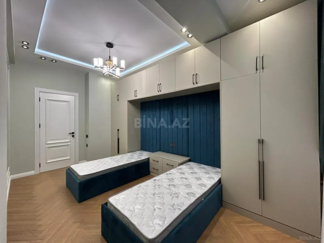 Satılır 3 otaqlı mənzil 134.8 m²