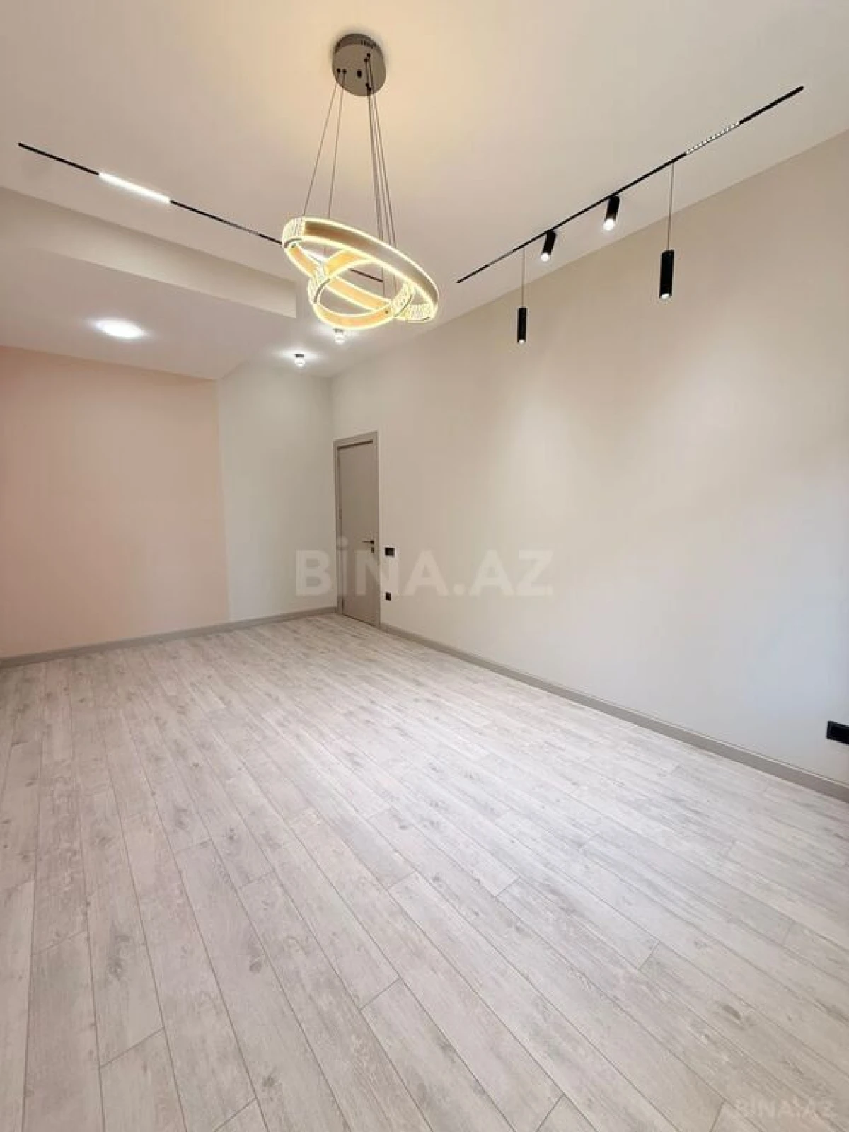 Satılır 3 otaqlı mənzil 112 m²