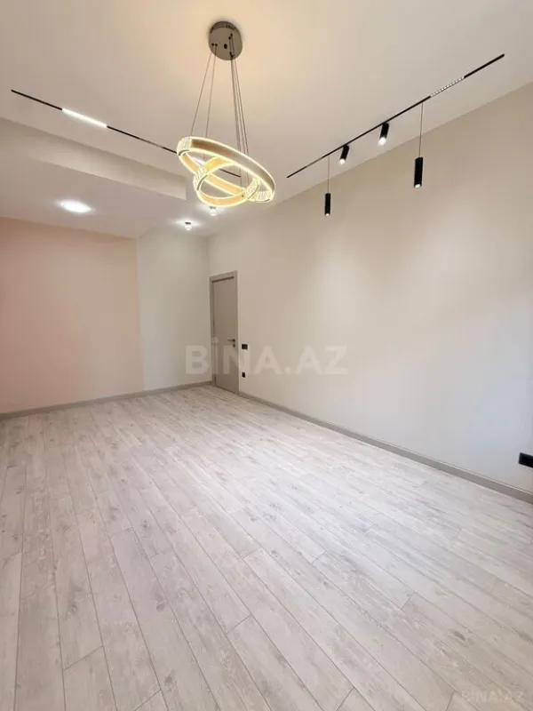 Satılır 3 otaqlı mənzil 112 m²