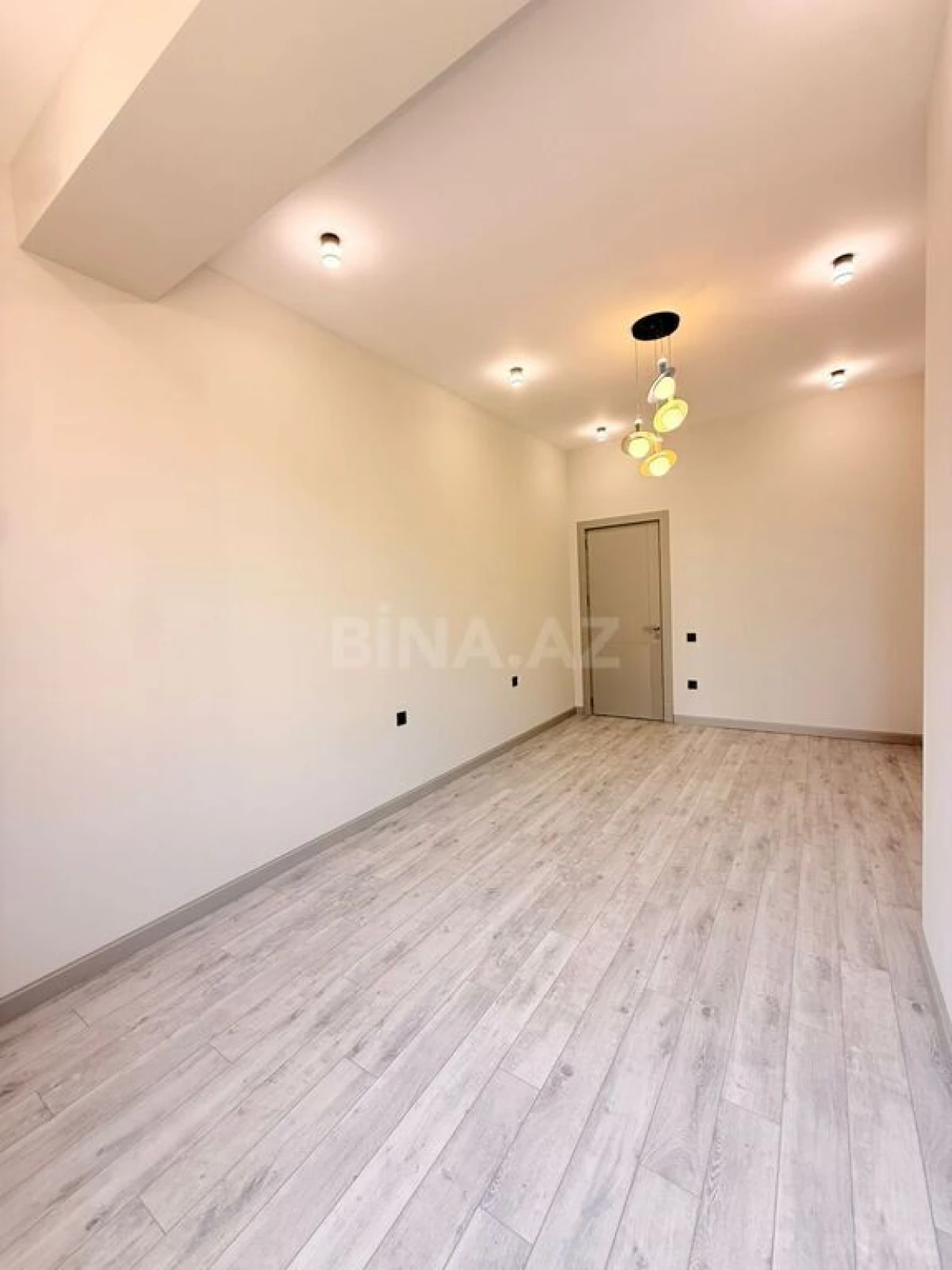 Satılır 3 otaqlı mənzil 112 m²