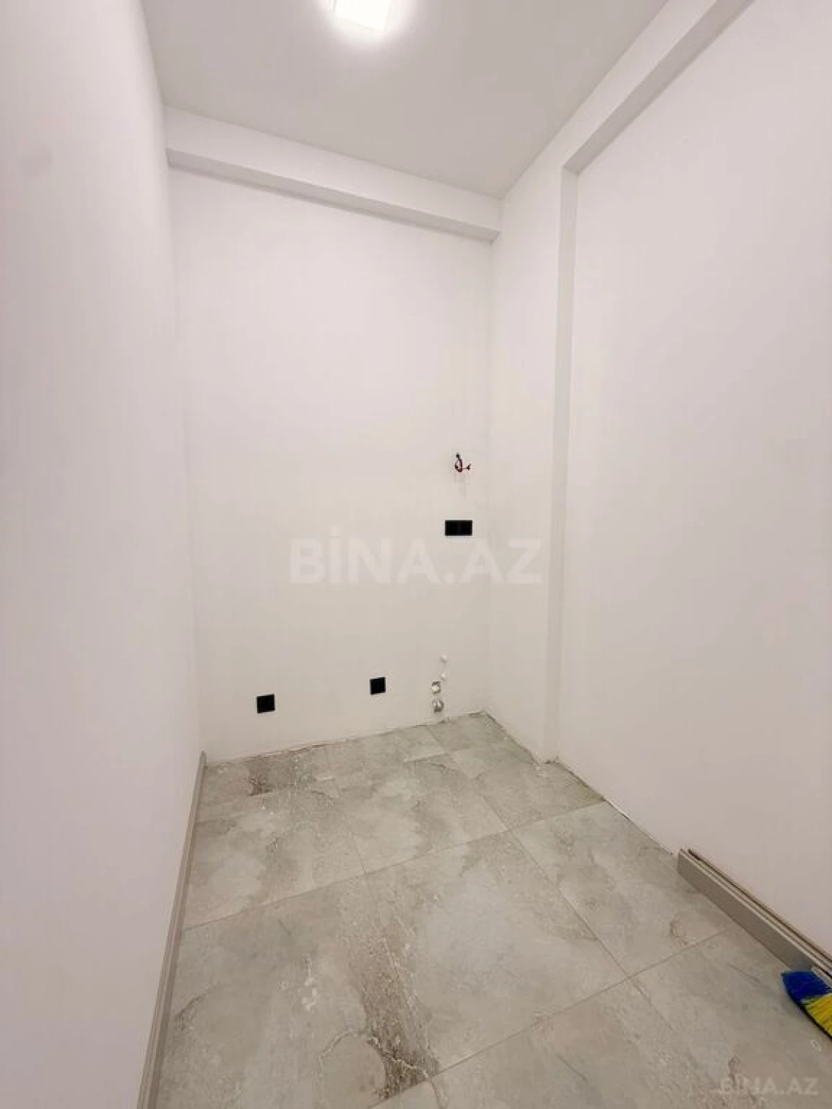 Satılır 3 otaqlı mənzil 112 m²