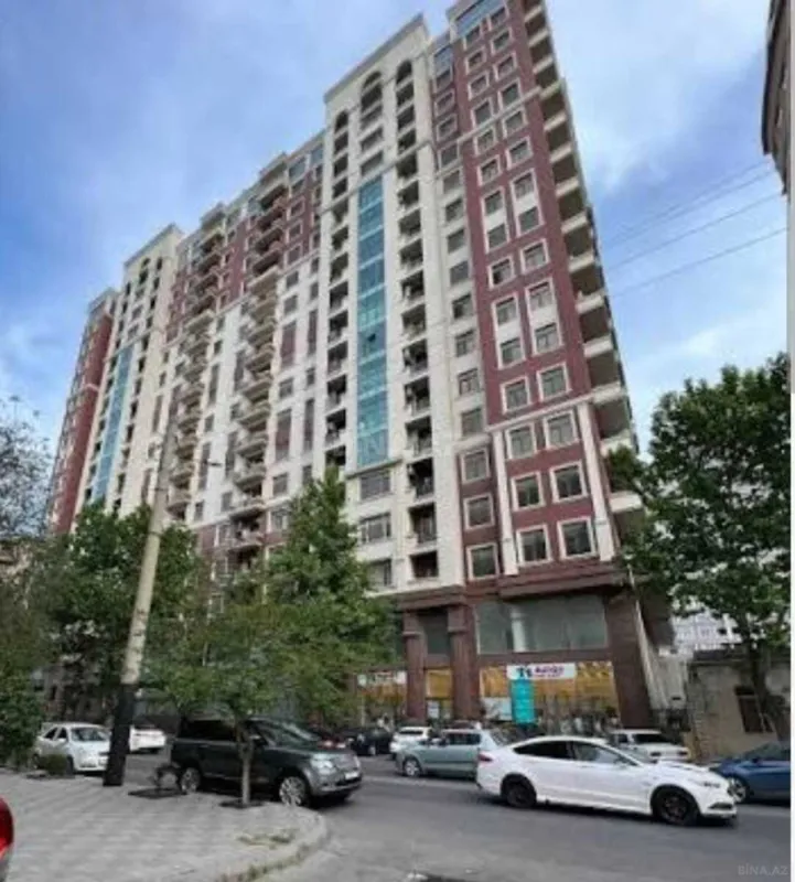 Satılır 3 otaqlı mənzil 112 m²