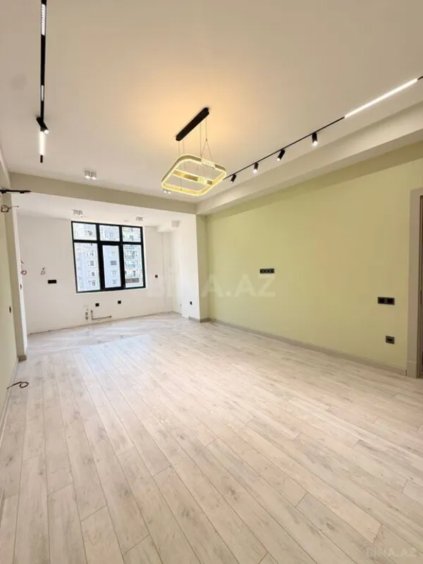 Satılır 3 otaqlı mənzil 112 m²