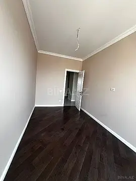 Satılır 4 otaqlı mənzil 121 m²