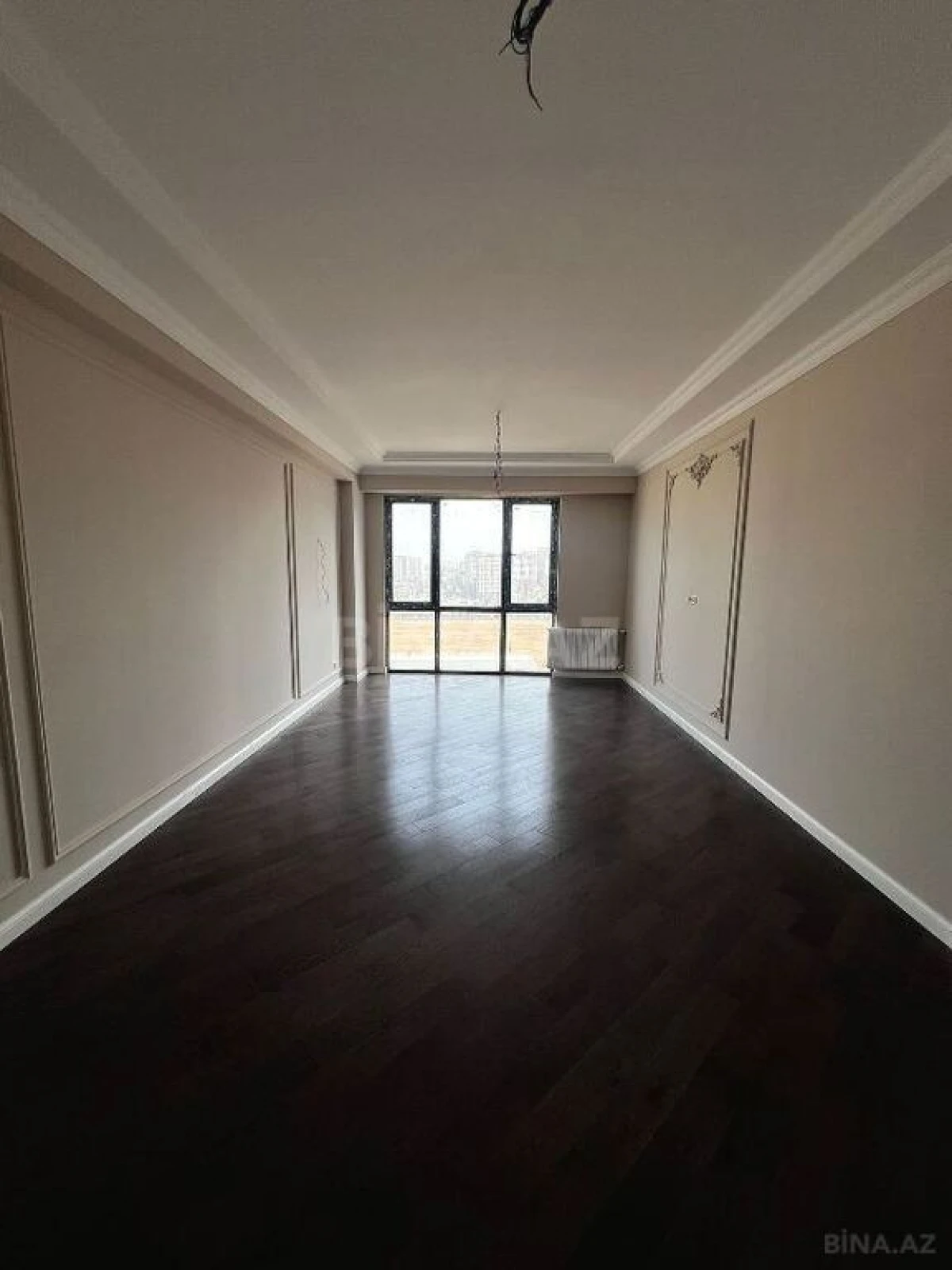 Satılır 4 otaqlı mənzil 121 m²