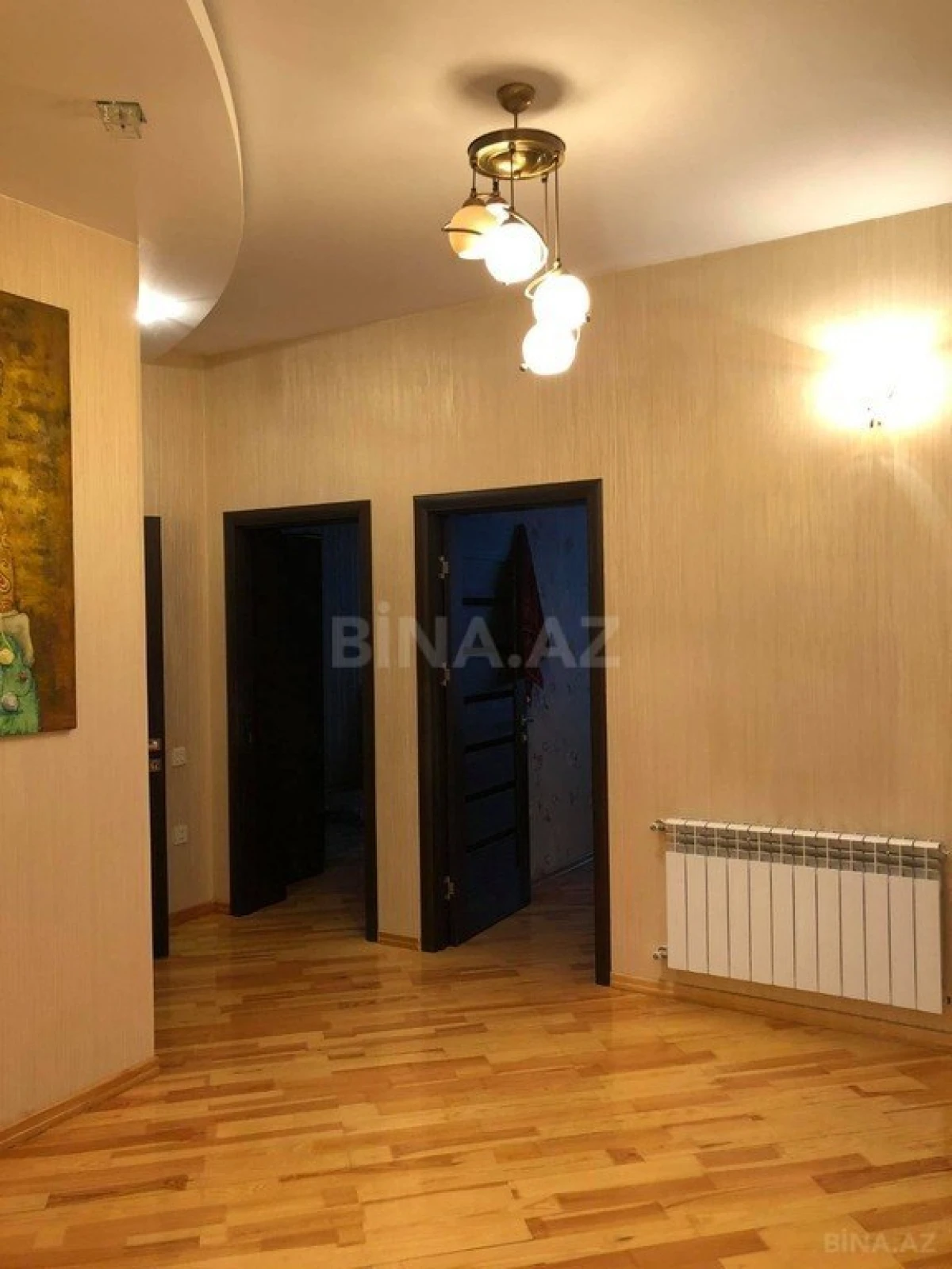 Satılır 4 otaqlı mənzil 151 m²