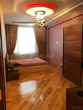 Satılır 4 otaqlı mənzil 151 m²