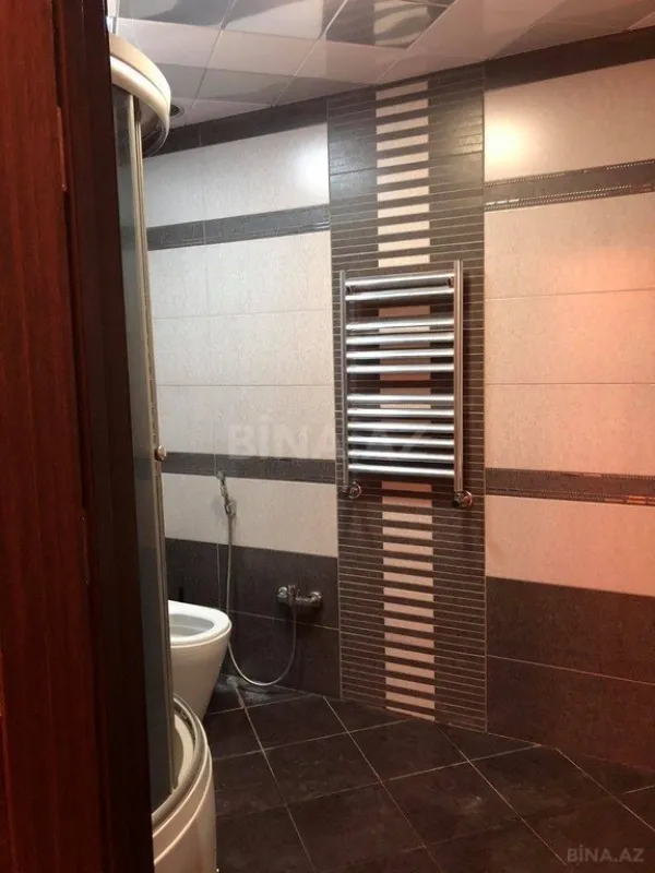 Satılır 4 otaqlı mənzil 151 m²