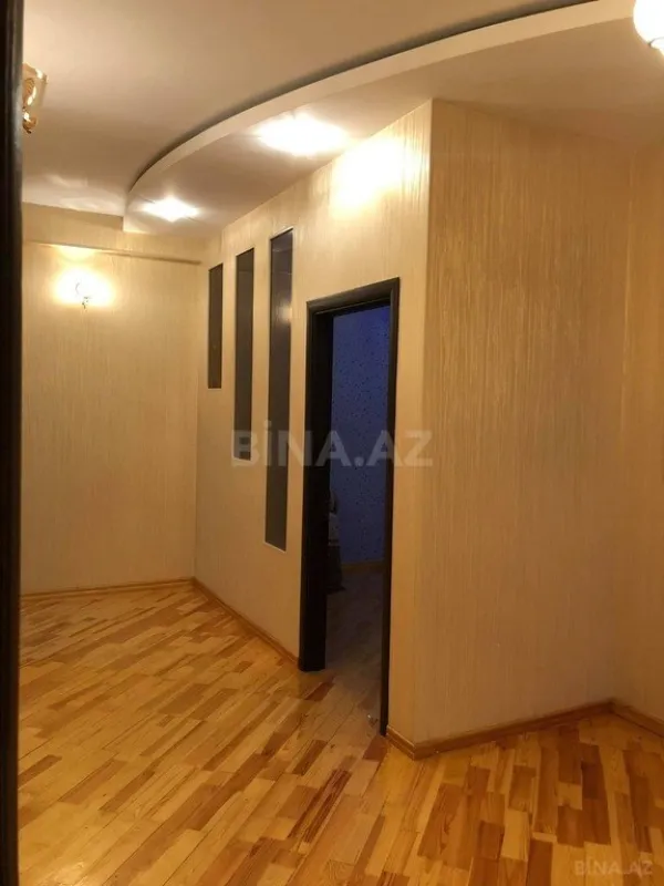 Satılır 4 otaqlı mənzil 151 m²