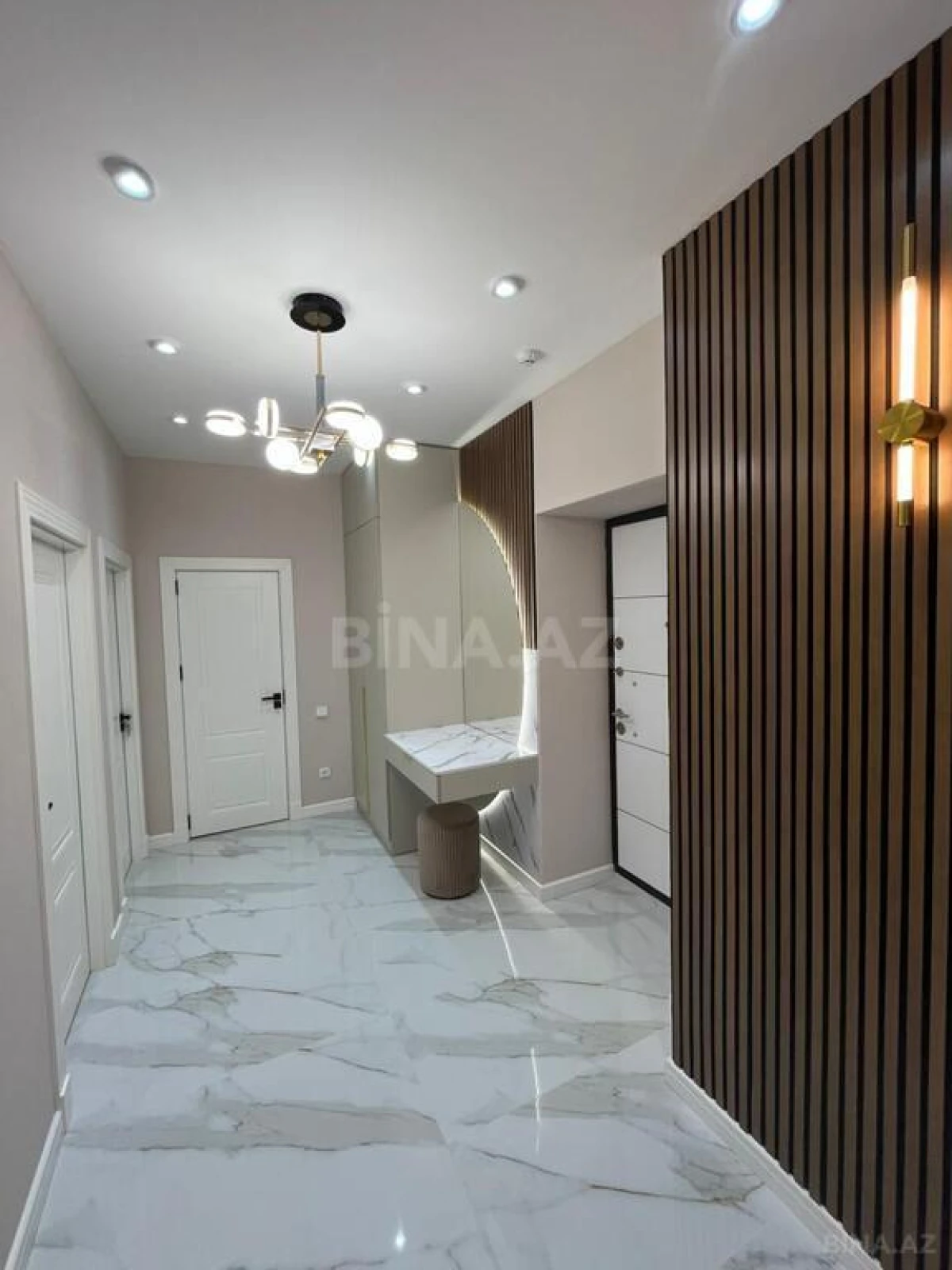 Kirayə verilir 2 otaqlı mənzil 100 m²