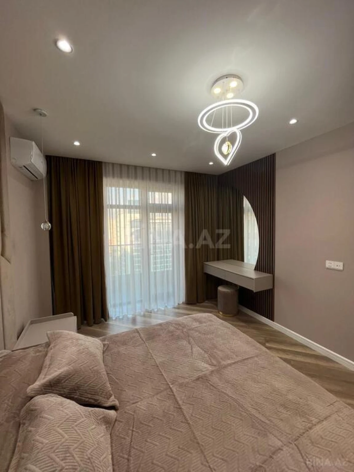 Kirayə verilir 2 otaqlı mənzil 100 m²