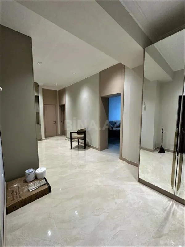 Kirayə verilir 2 otaqlı mənzil 90 m²