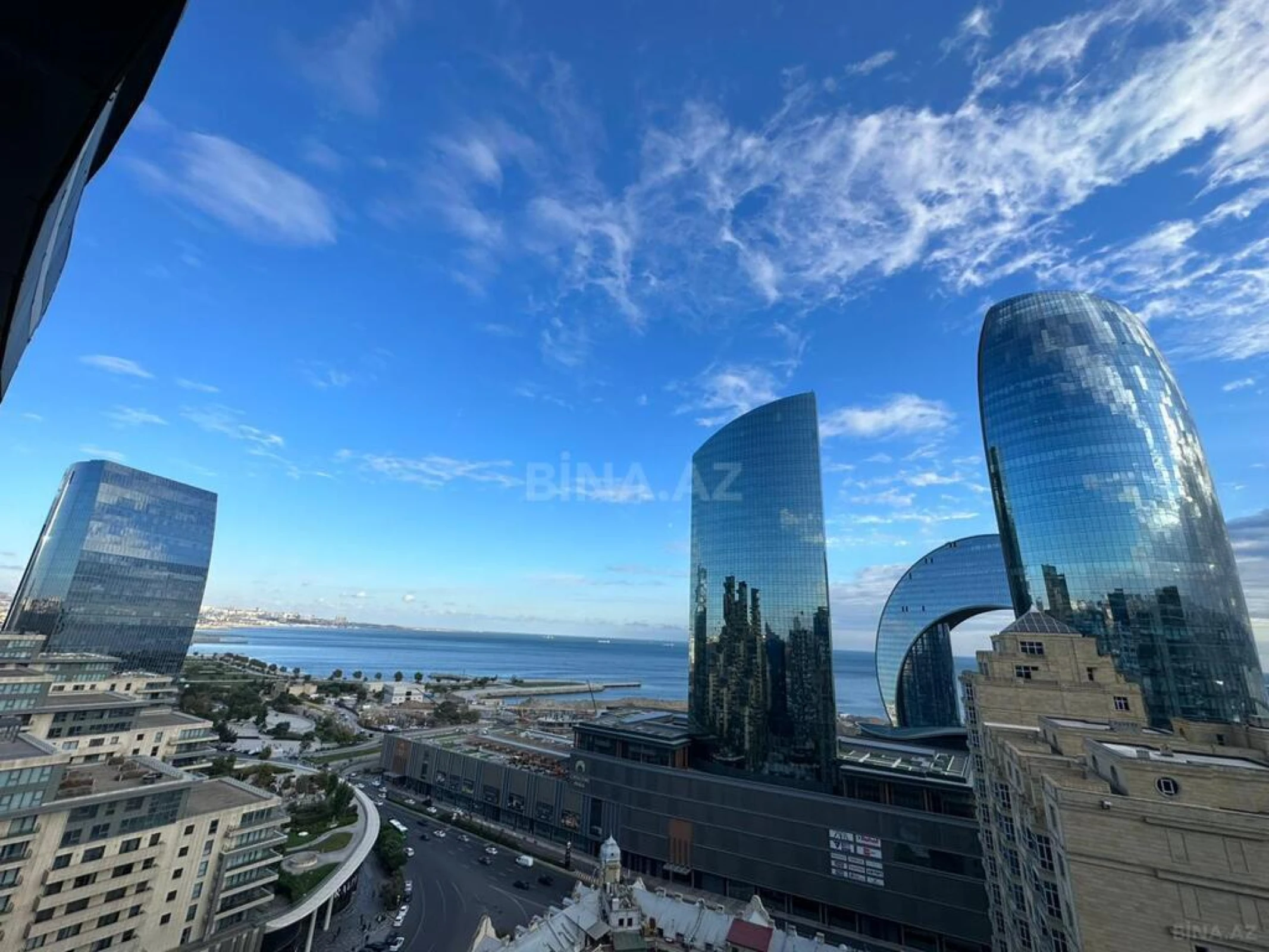 Kirayə verilir 2 otaqlı mənzil 90 m²