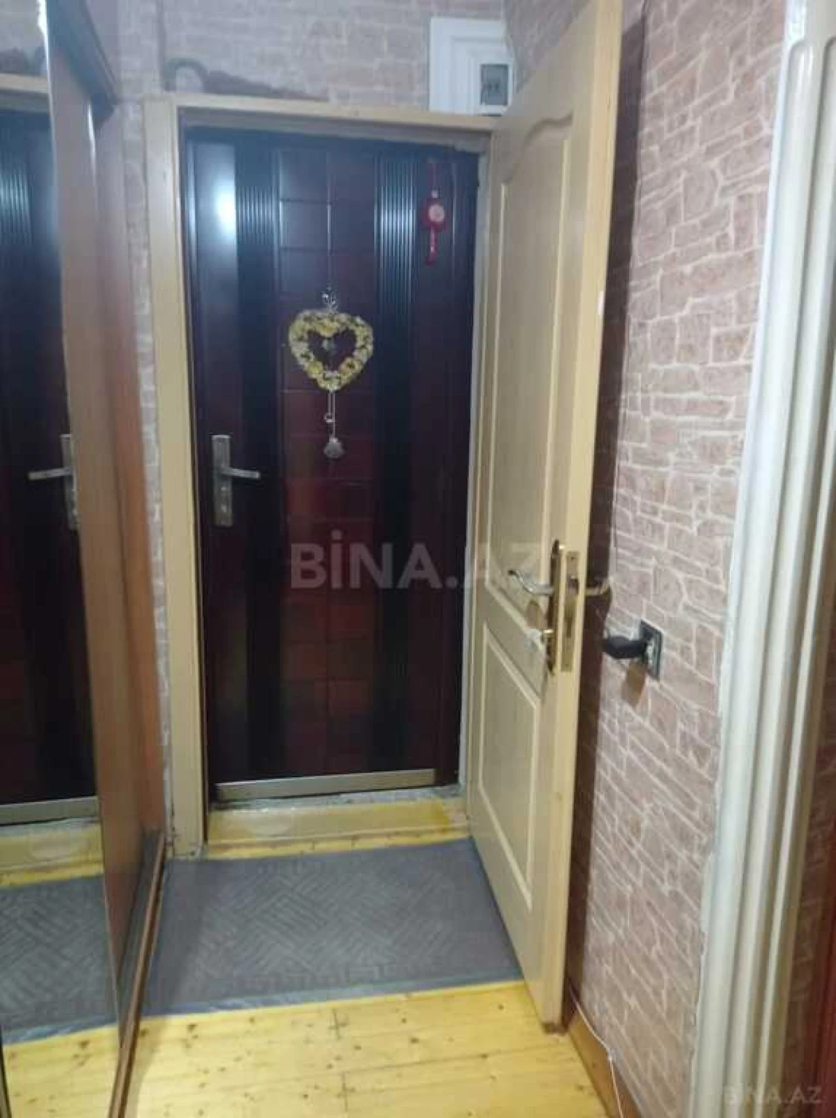 Satılır 2 otaqlı mənzil 60 m²