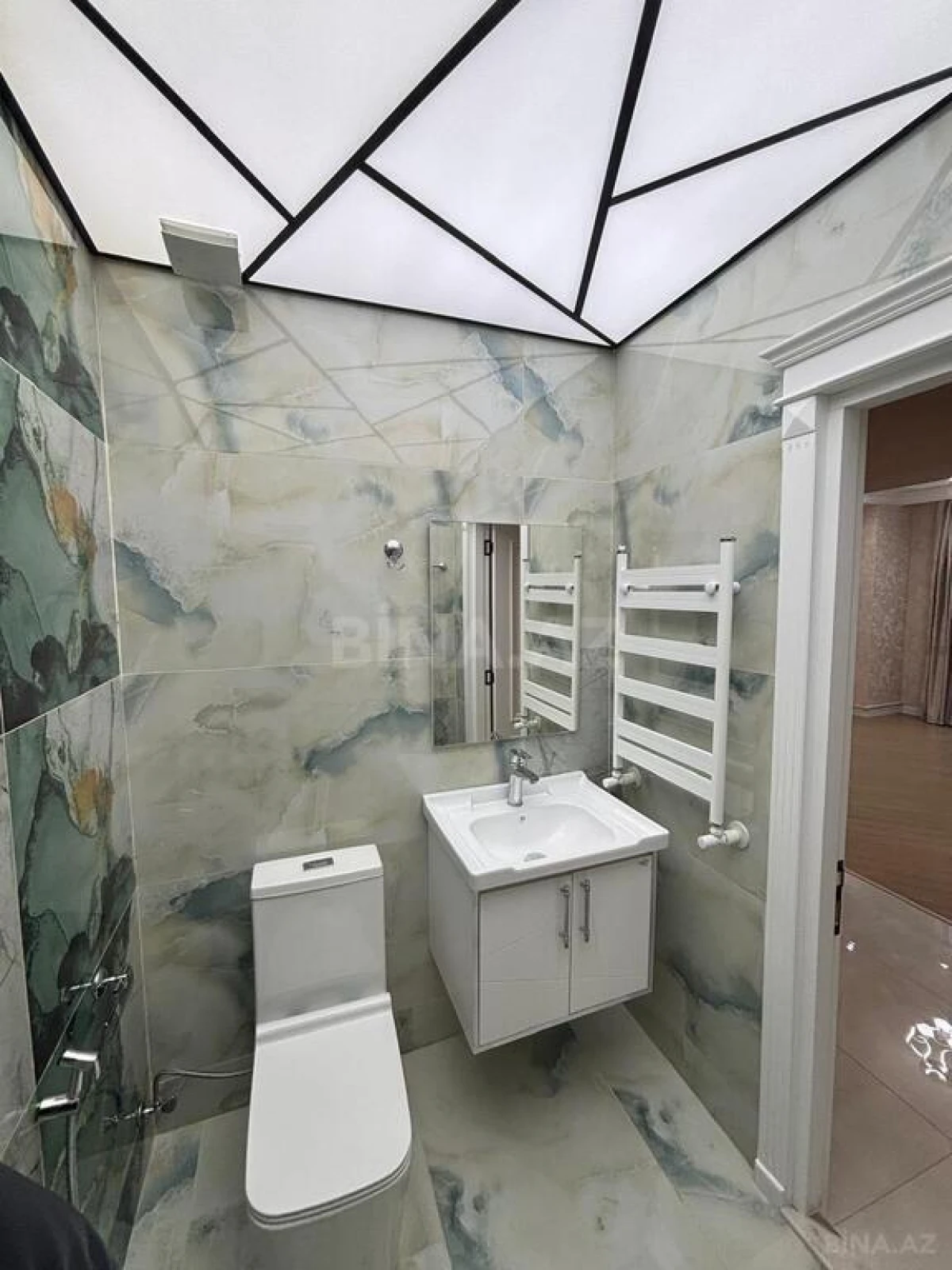 Satılır 2 otaqlı mənzil 67.5 m²