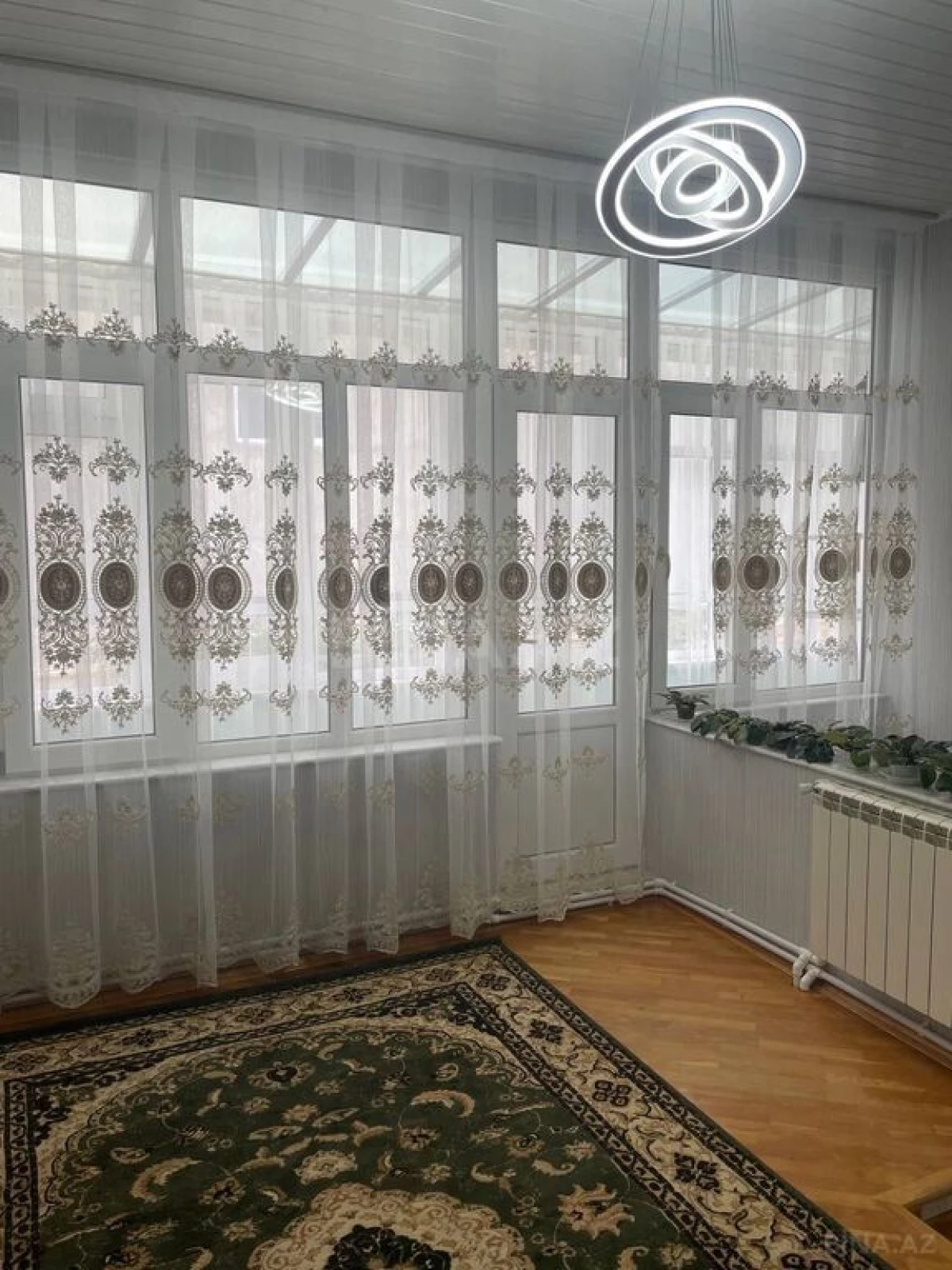 Satılır 6 otaqlı həyət evi 170 m²