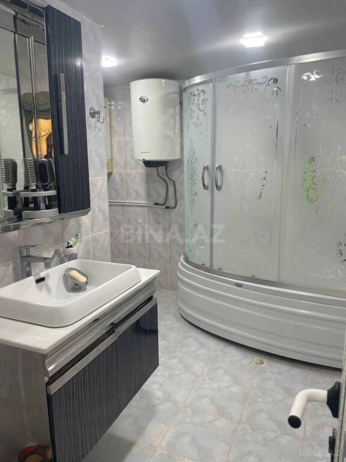 Satılır 6 otaqlı həyət evi 170 m²