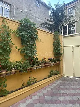 Satılır 6 otaqlı həyət evi 170 m²