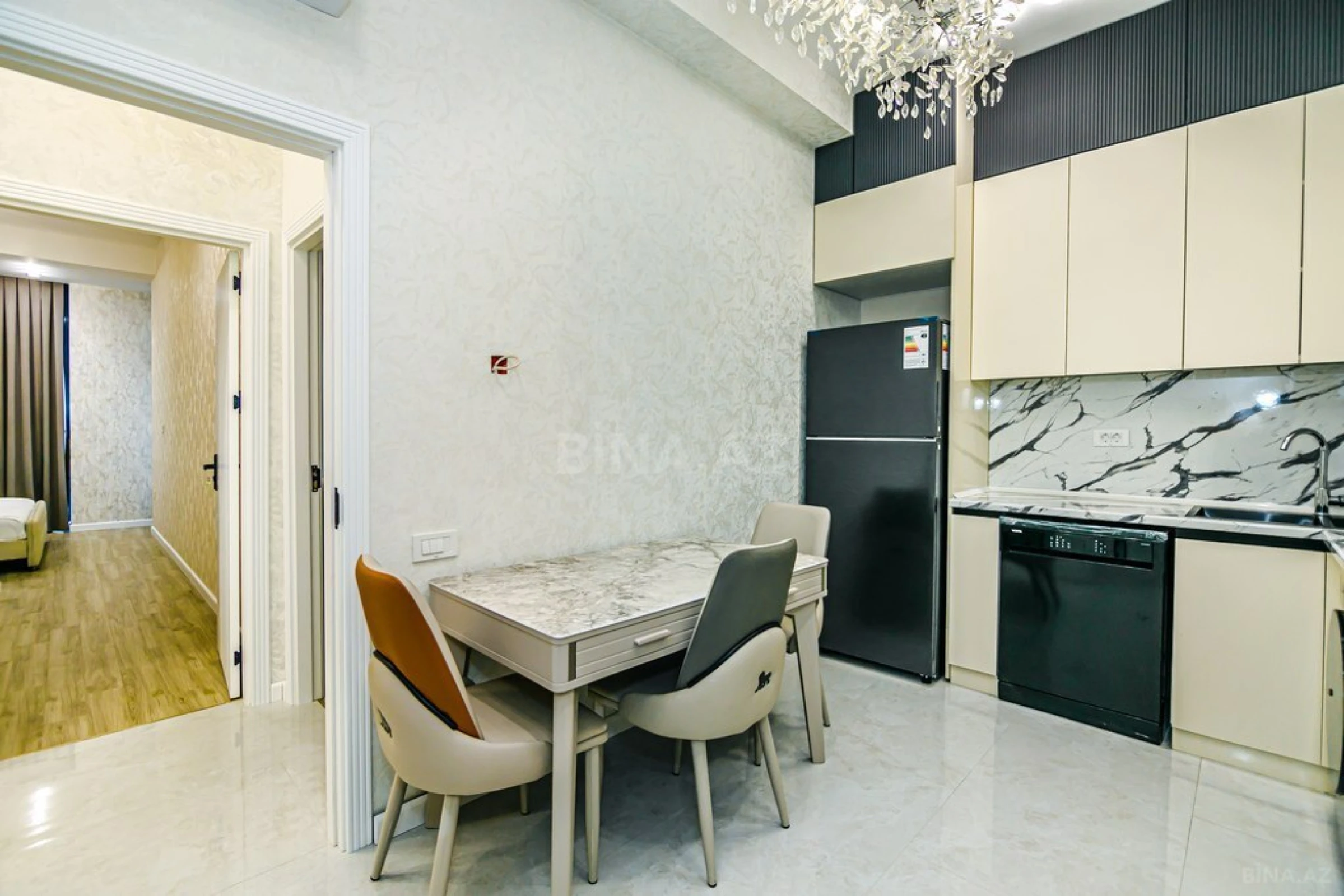 Kirayə verilir 3 otaqlı mənzil 110 m²