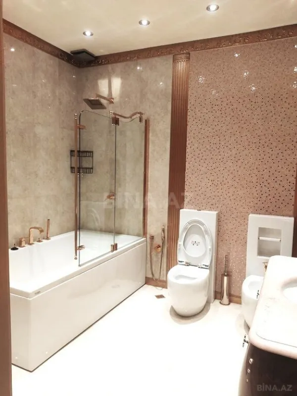 Satılır 5 otaqlı mənzil 400 m²