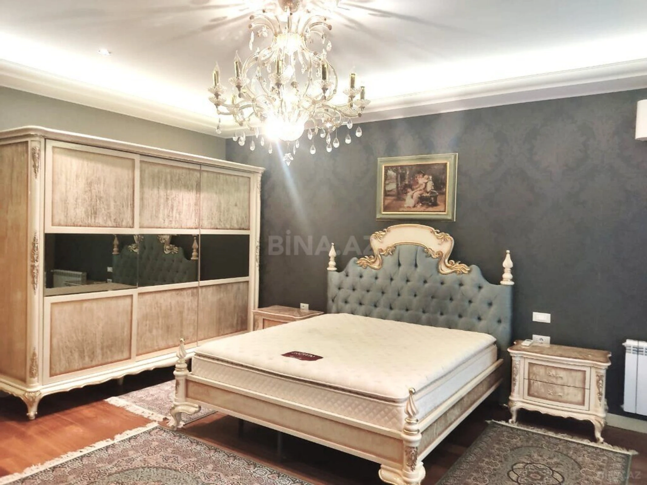 Satılır 5 otaqlı mənzil 400 m²