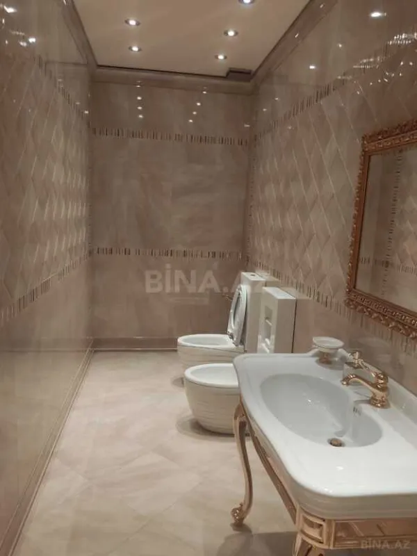 Satılır 5 otaqlı mənzil 400 m²