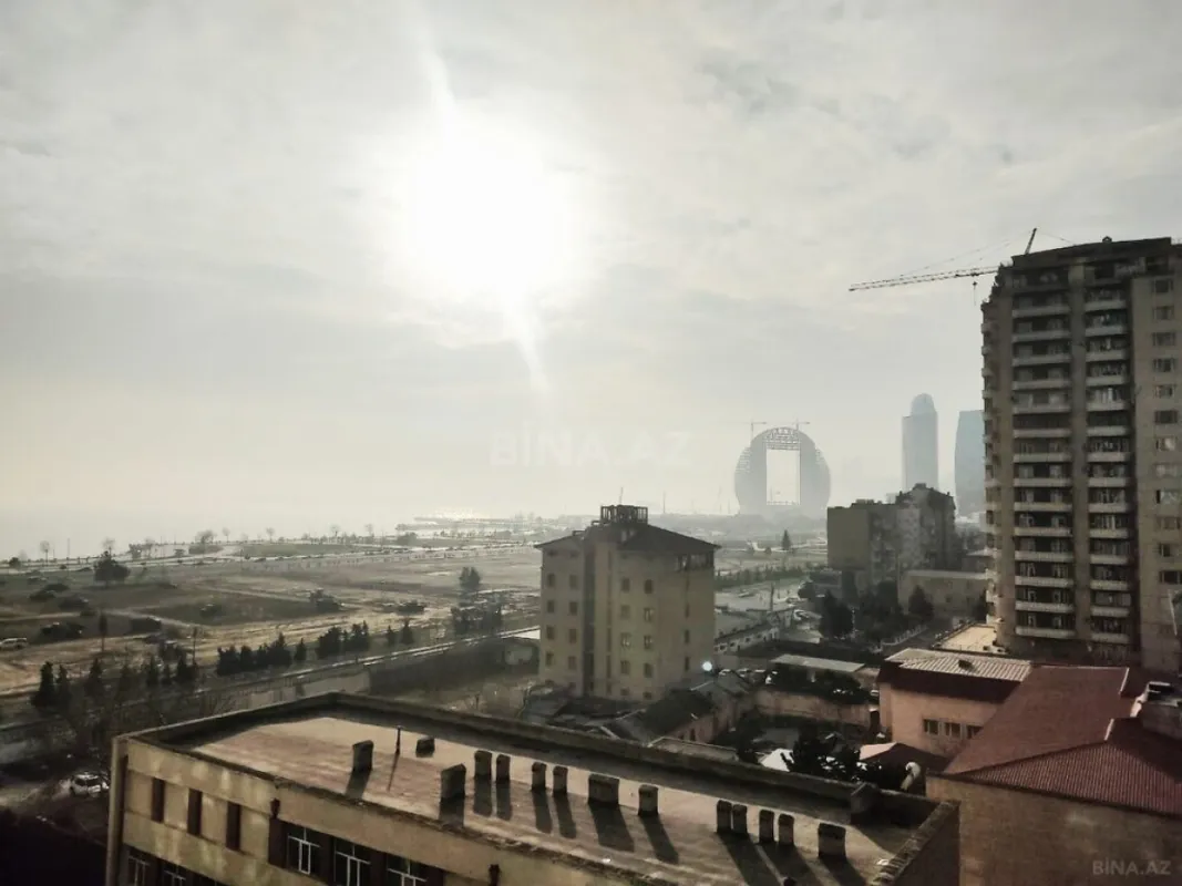 Satılır 5 otaqlı mənzil 400 m²