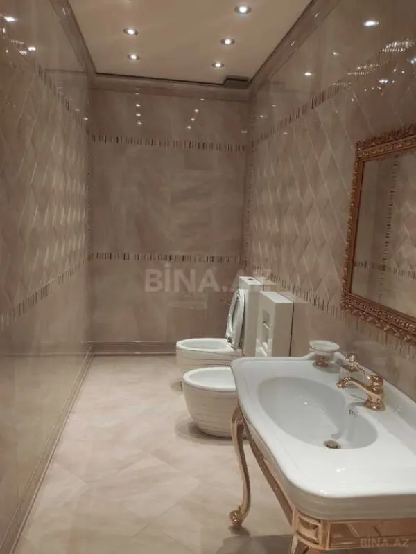 Satılır 5 otaqlı mənzil 400 m²