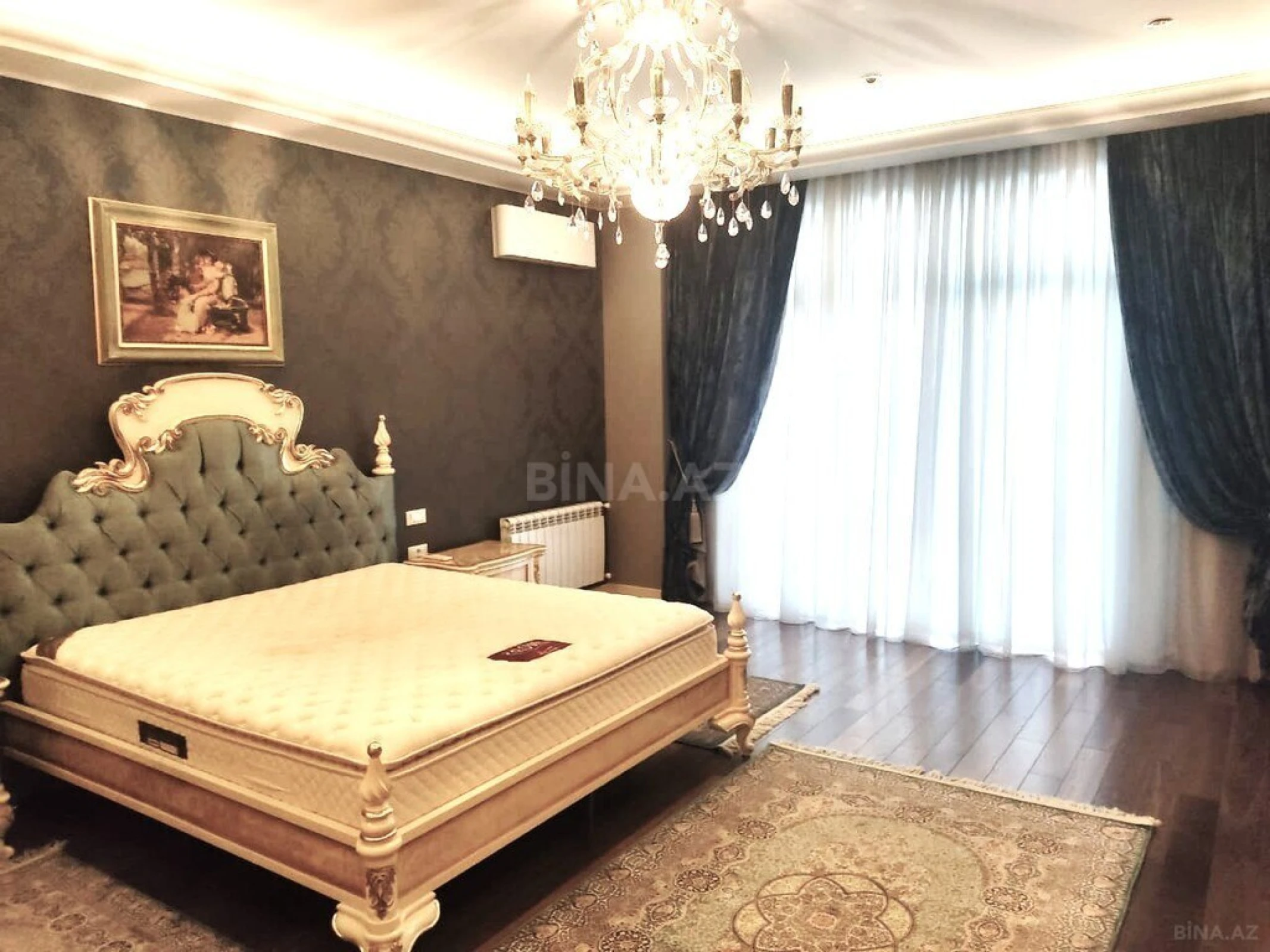 Satılır 5 otaqlı mənzil 400 m²