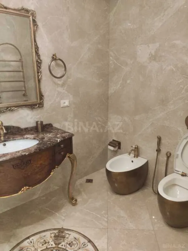 Satılır 5 otaqlı mənzil 400 m²