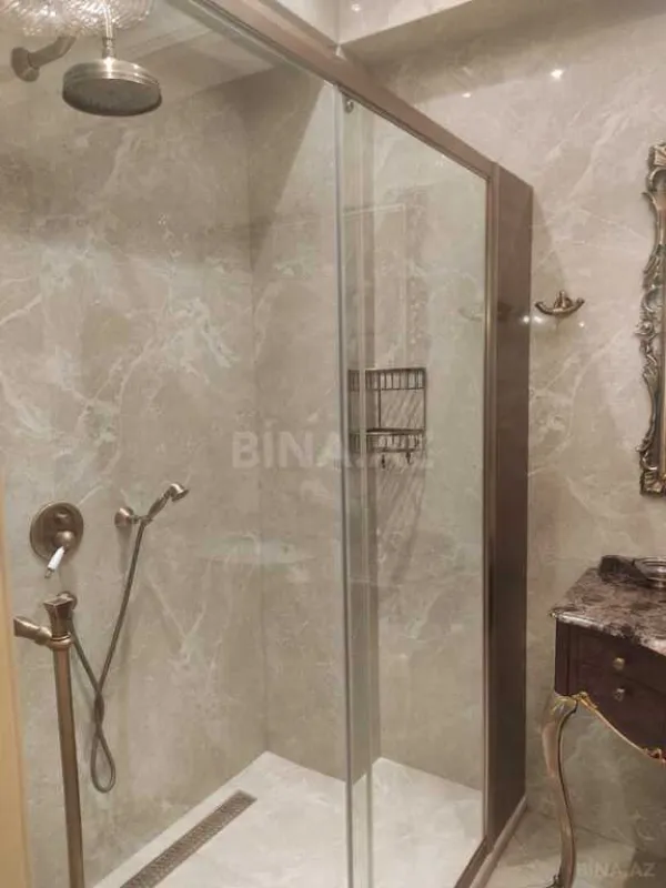 Satılır 5 otaqlı mənzil 400 m²