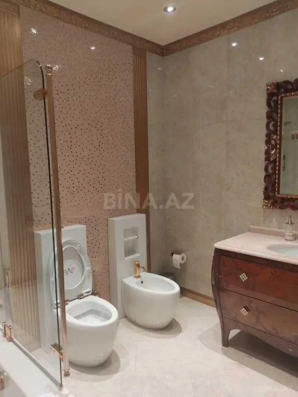 Satılır 5 otaqlı mənzil 400 m²