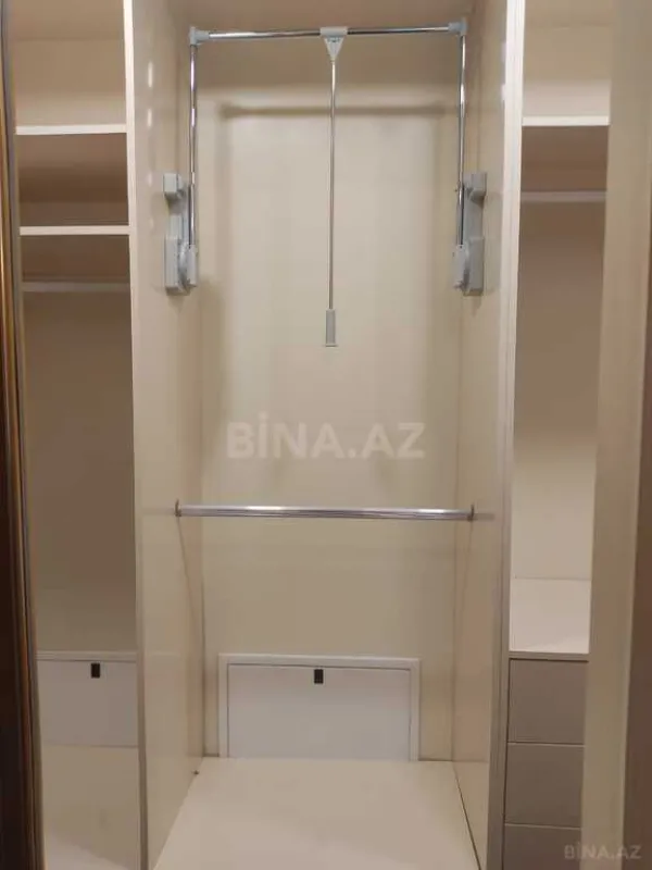 Satılır 5 otaqlı mənzil 400 m²