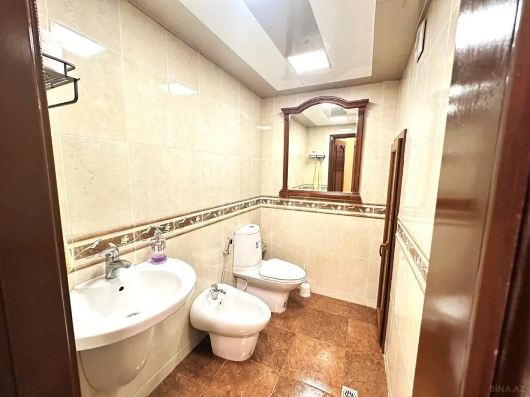 Satılır 3 otaqlı mənzil 130 m²