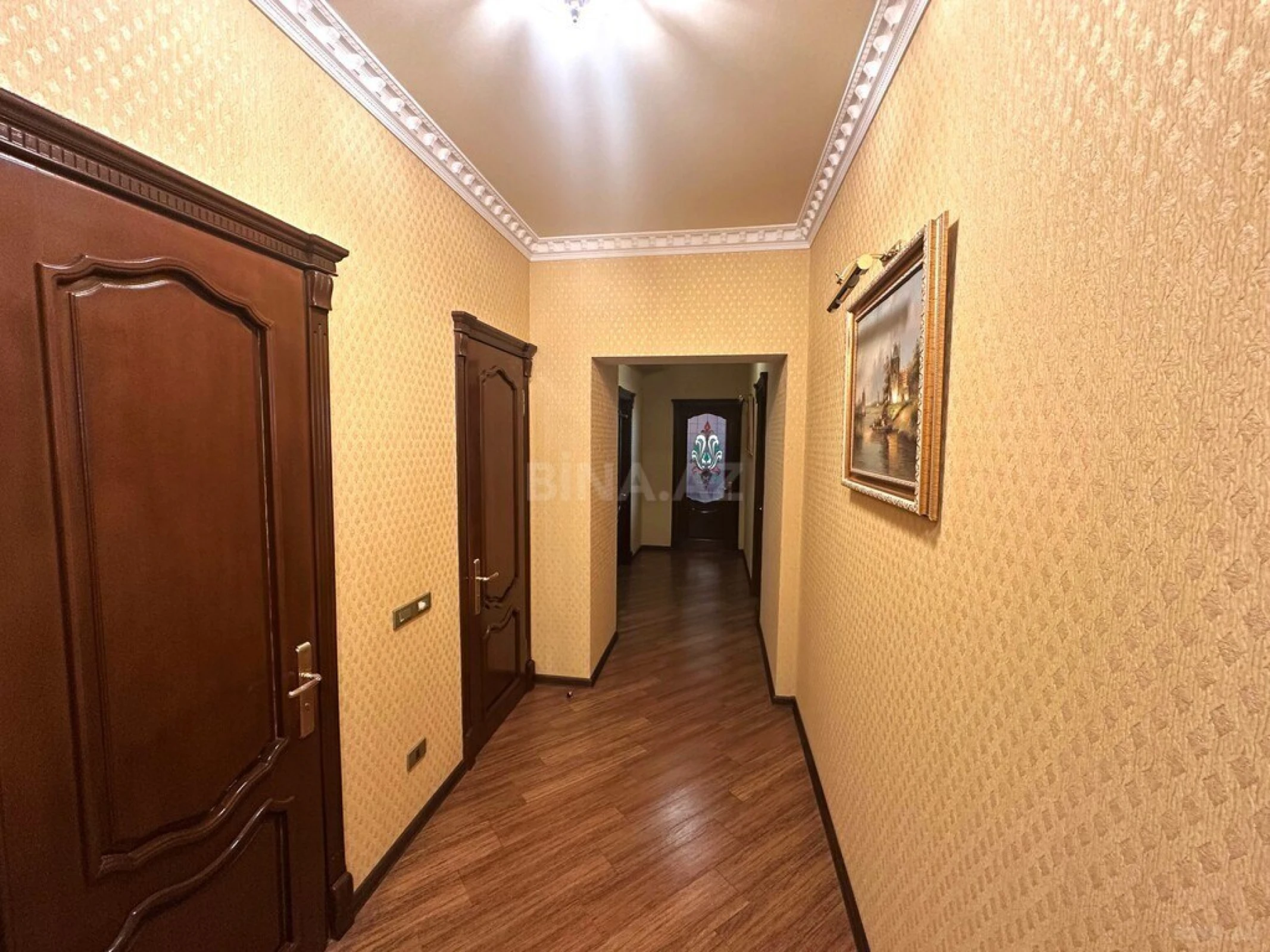 Satılır 3 otaqlı mənzil 130 m²