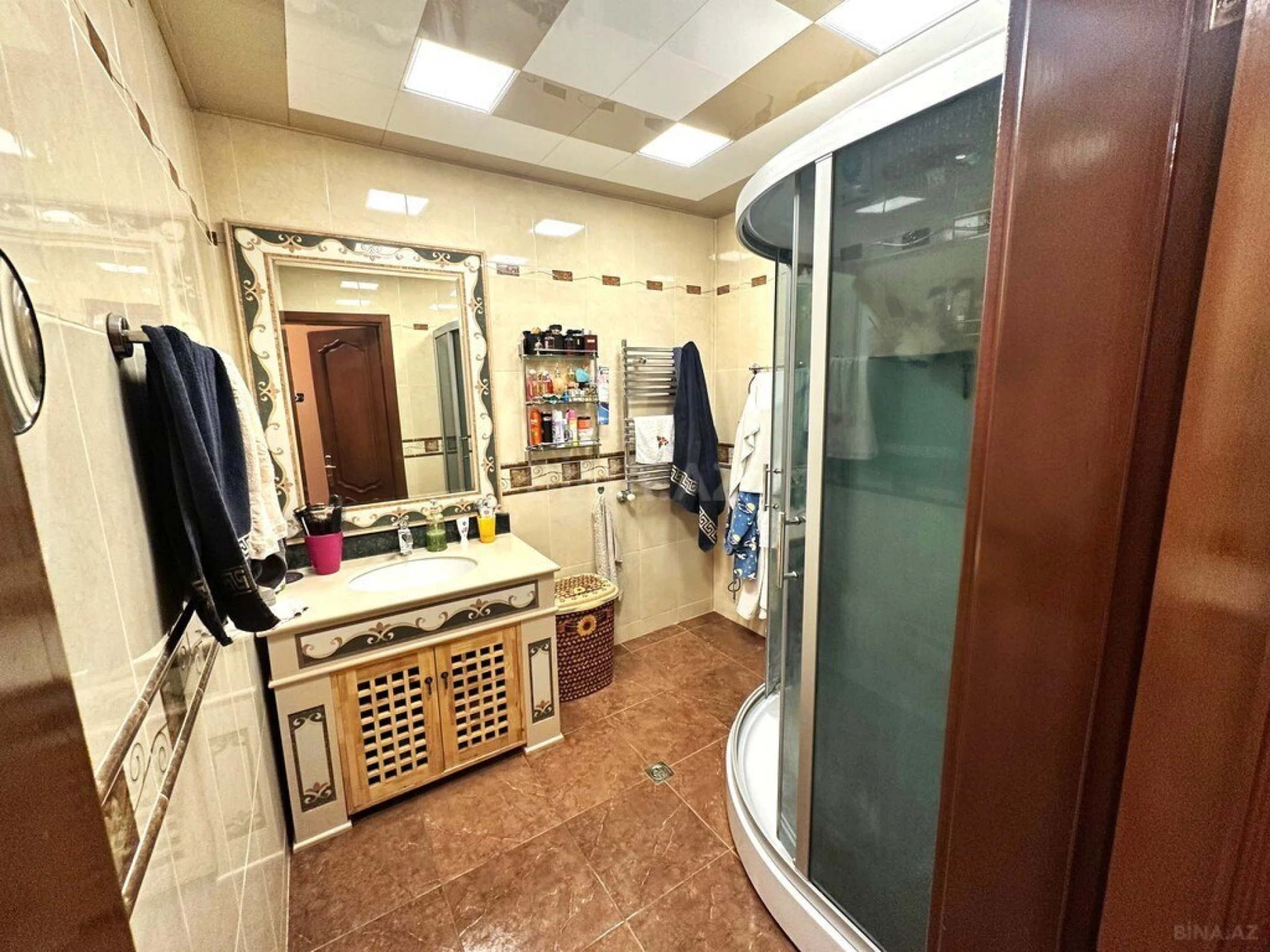 Satılır 3 otaqlı mənzil 130 m²