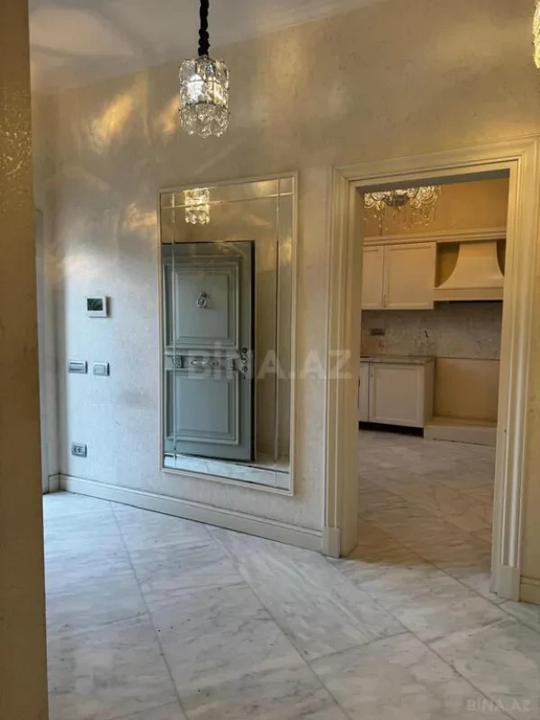 Satılır 6 otaqlı həyət evi 200 m²