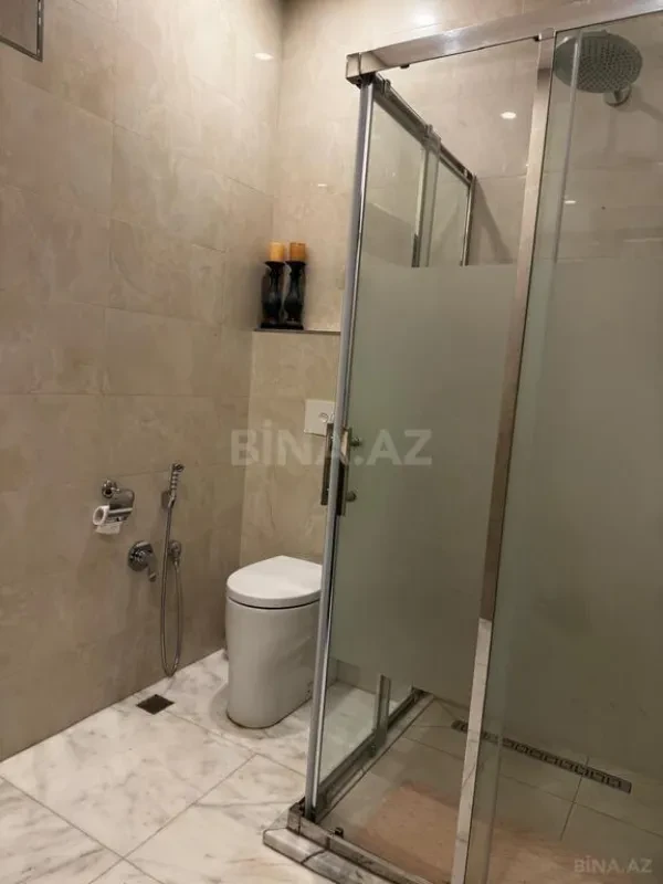 Satılır 6 otaqlı həyət evi 200 m²