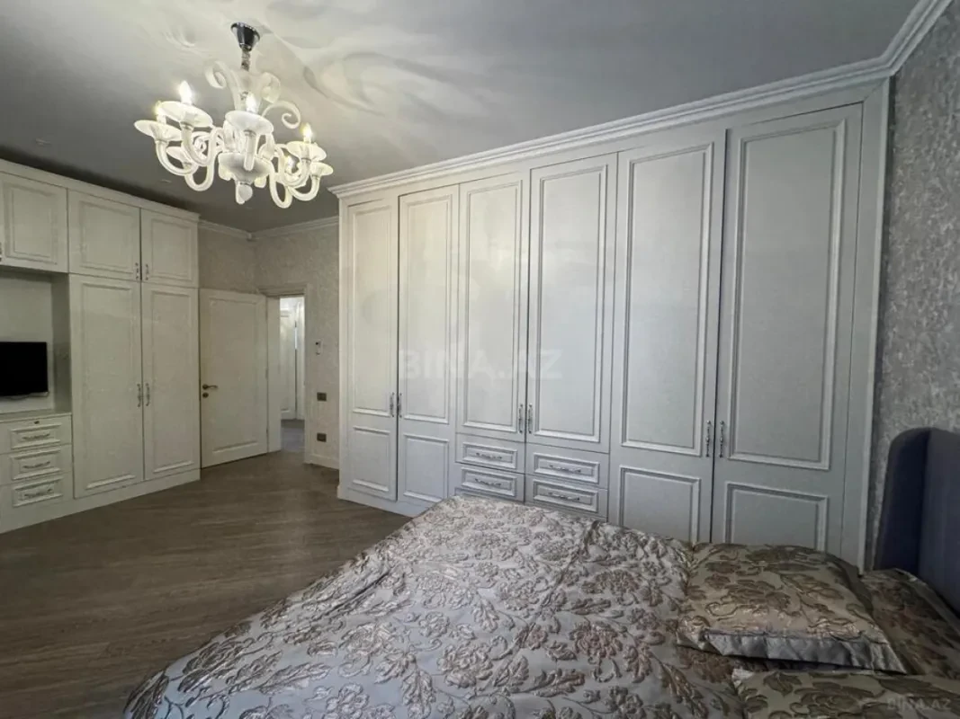 Satılır 6 otaqlı həyət evi 200 m²