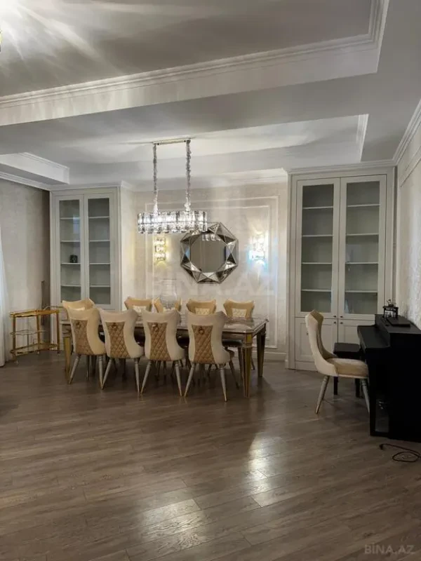 Satılır 6 otaqlı həyət evi 200 m²