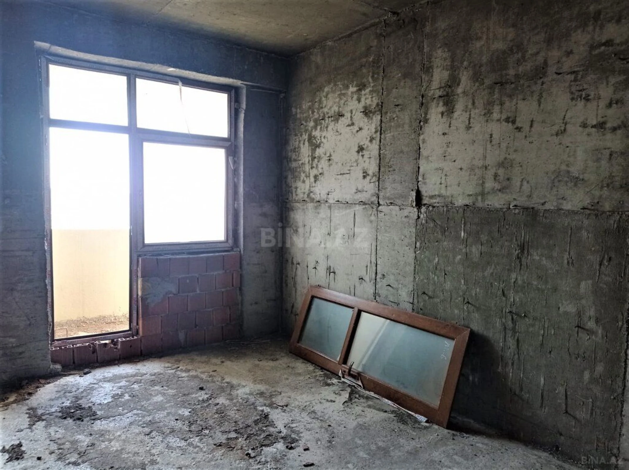 Satılır 2 otaqlı mənzil 77 m²