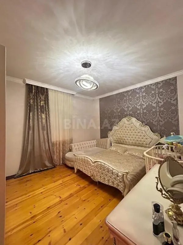 Satılır 6 otaqlı həyət evi 280 m²
