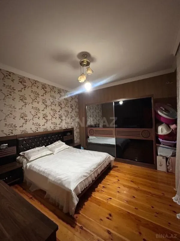 Satılır 6 otaqlı həyət evi 280 m²