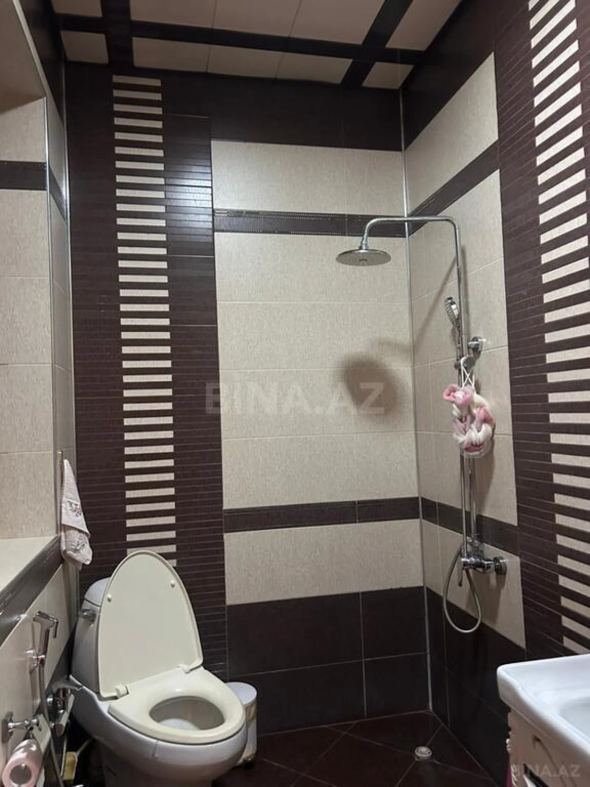 Satılır 6 otaqlı həyət evi 280 m²