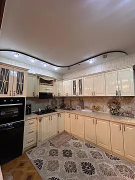 Satılır 6 otaqlı həyət evi 280 m²