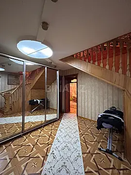 Satılır 6 otaqlı həyət evi 280 m²