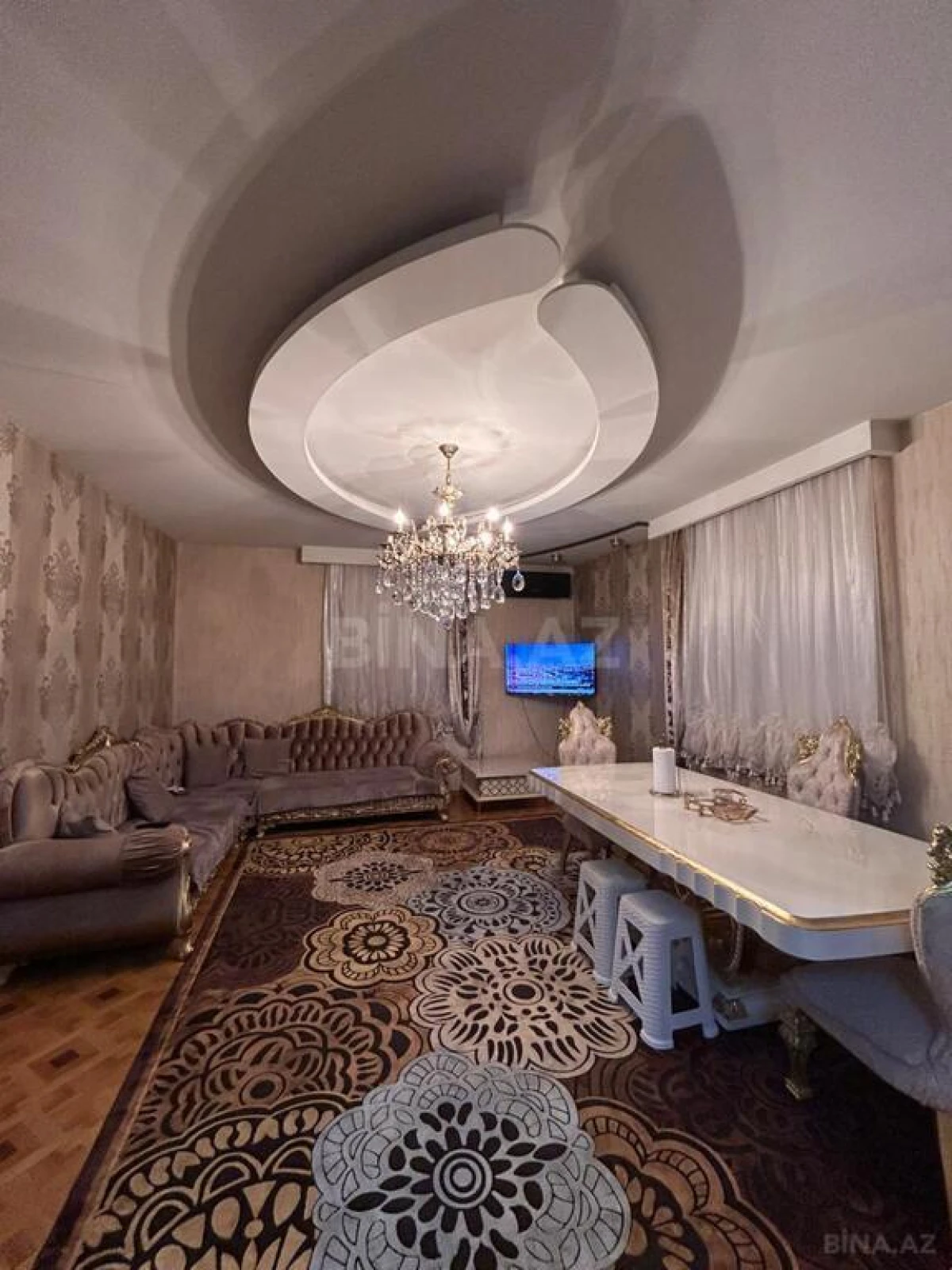 Satılır 6 otaqlı həyət evi 280 m²